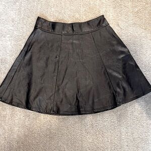 Socialite pleather skirt size S
